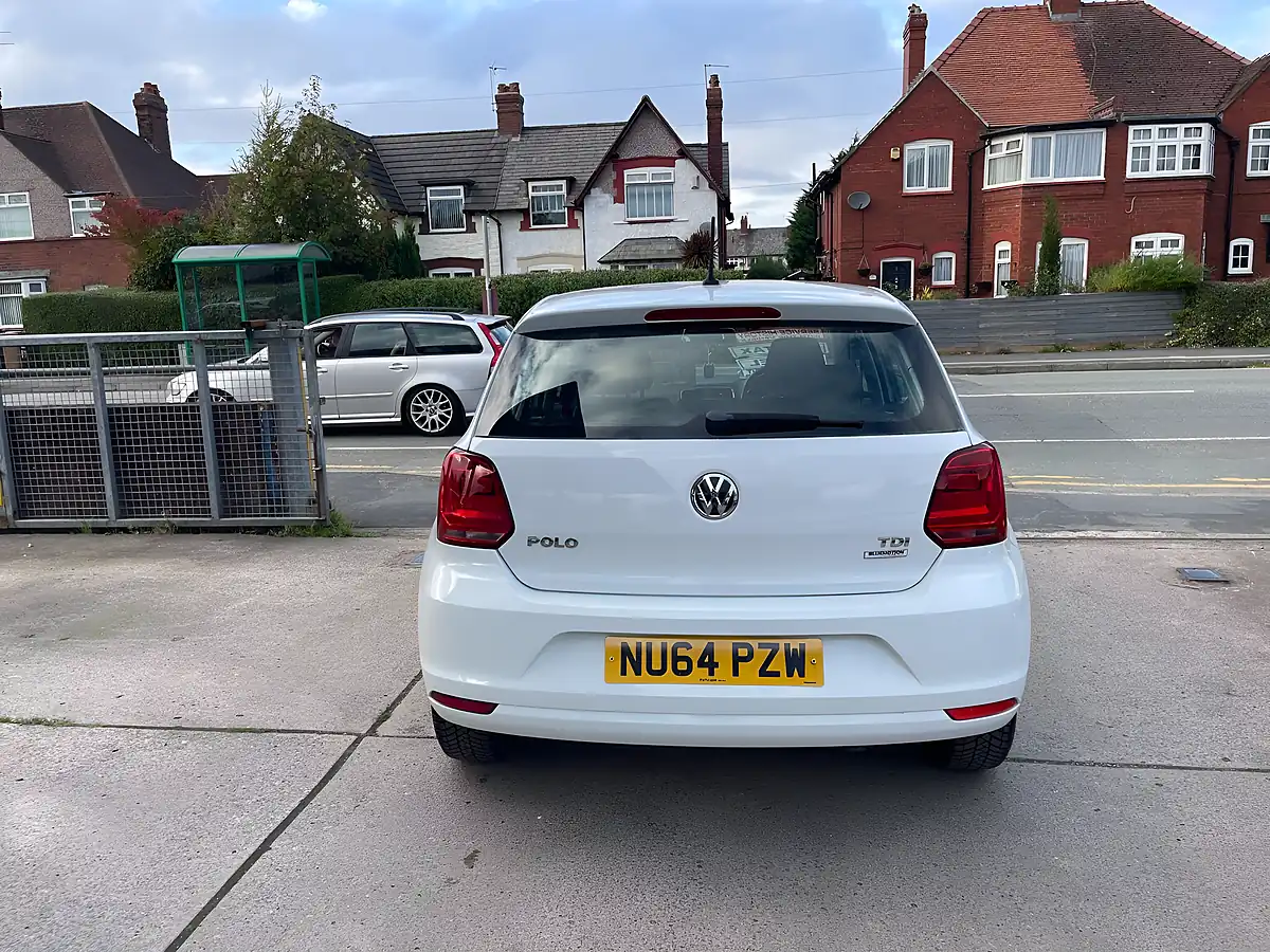 Used 2014 Volkswagen Polo Se White - Interior and Exterior details 11