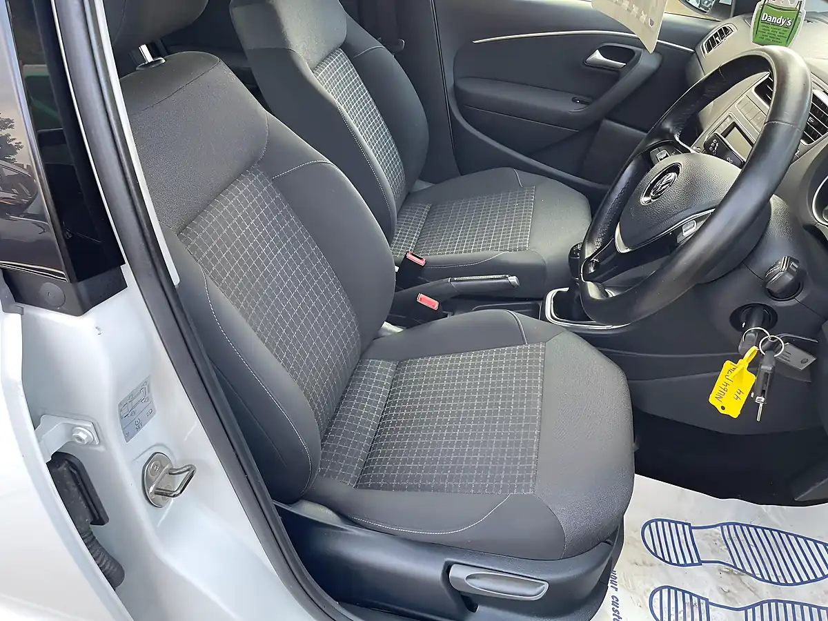 Used 2014 Volkswagen Polo Se White - Interior and Exterior details 18