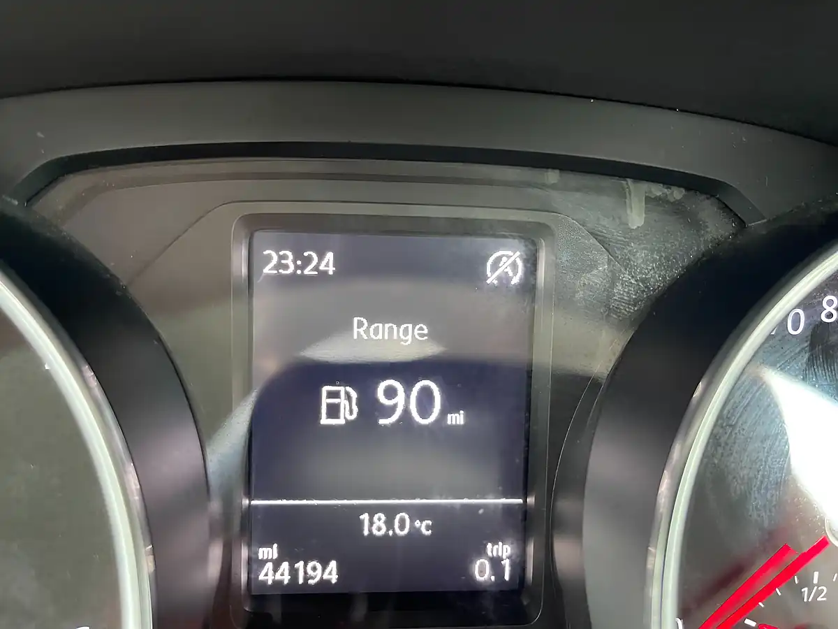 Used 2014 Volkswagen Polo Se White - Interior and Exterior details 7