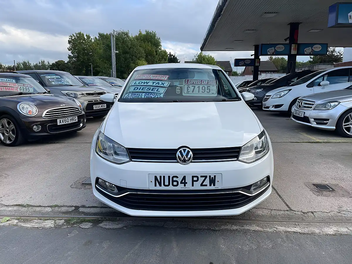 Used 2014 Volkswagen Polo Se White - Interior and Exterior details 8