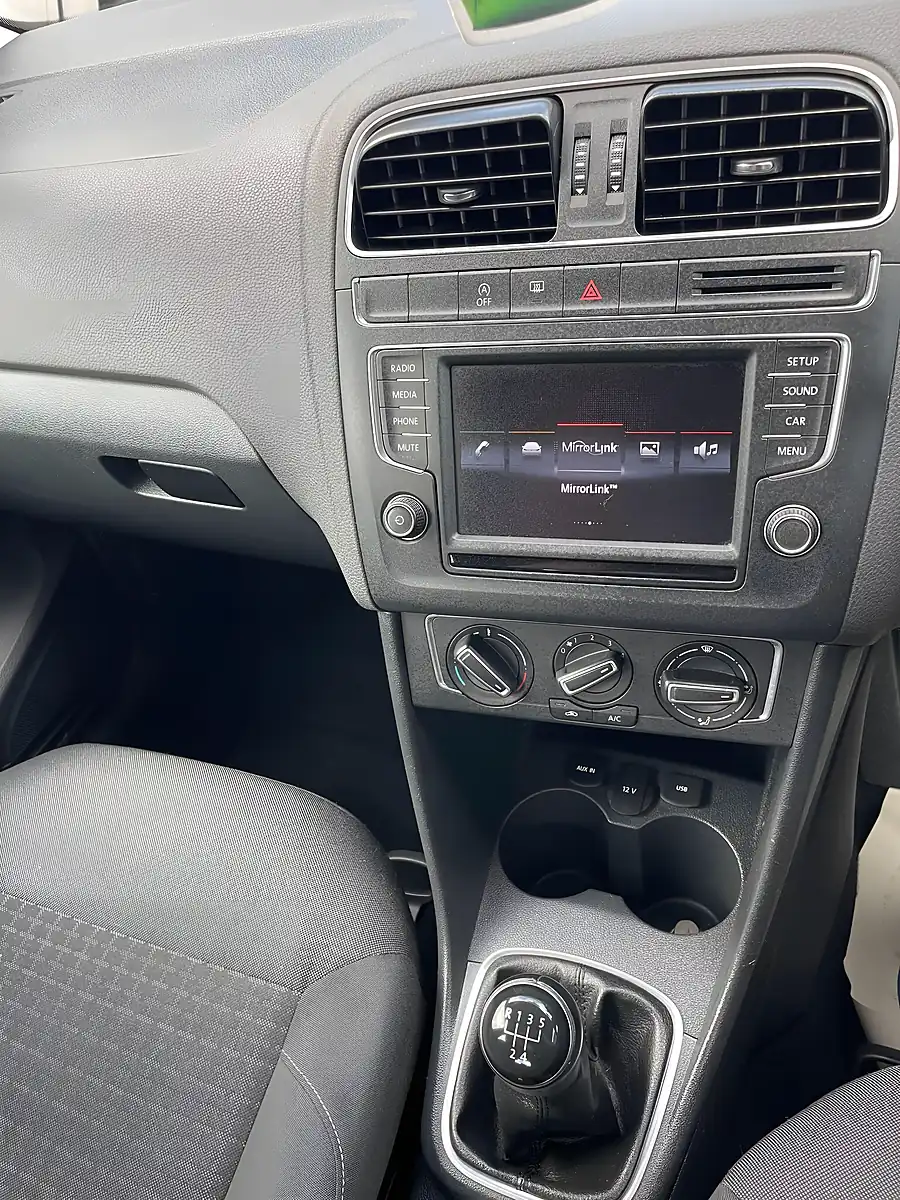 Used 2014 Volkswagen Polo Se White - Interior and Exterior details 9