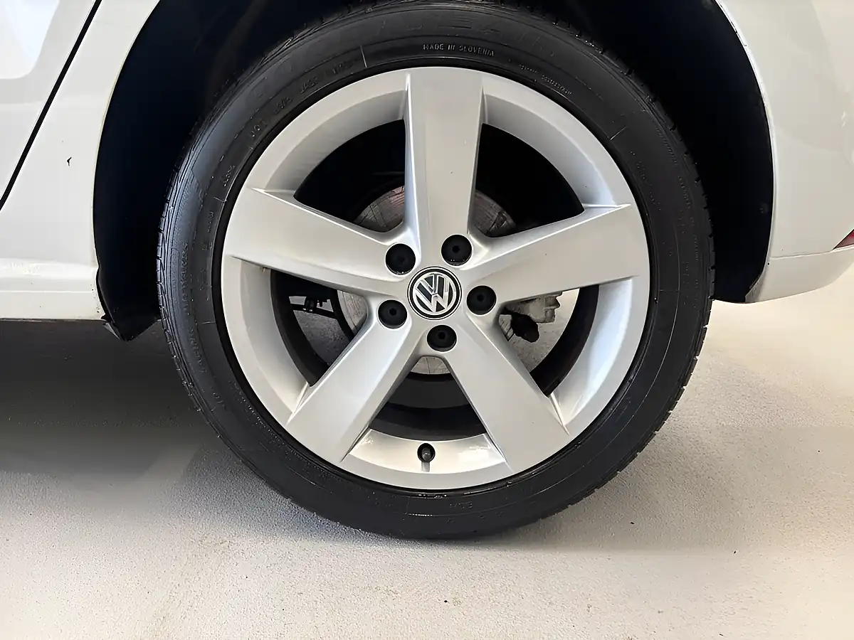 Used 2014 Volkswagen Polo Sel Bluemotion Tech White - Interior and Exterior details 11