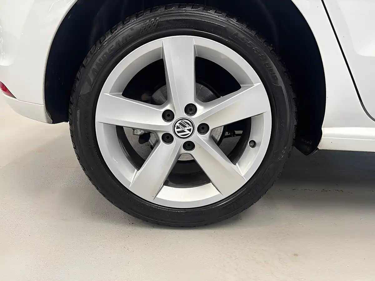 Used 2014 Volkswagen Polo Sel Bluemotion Tech White - Interior and Exterior details 12