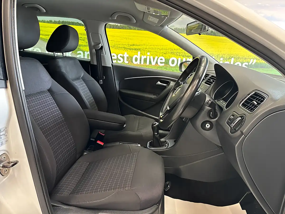 Used 2014 Volkswagen Polo Sel Bluemotion Tech White - Interior and Exterior details 14