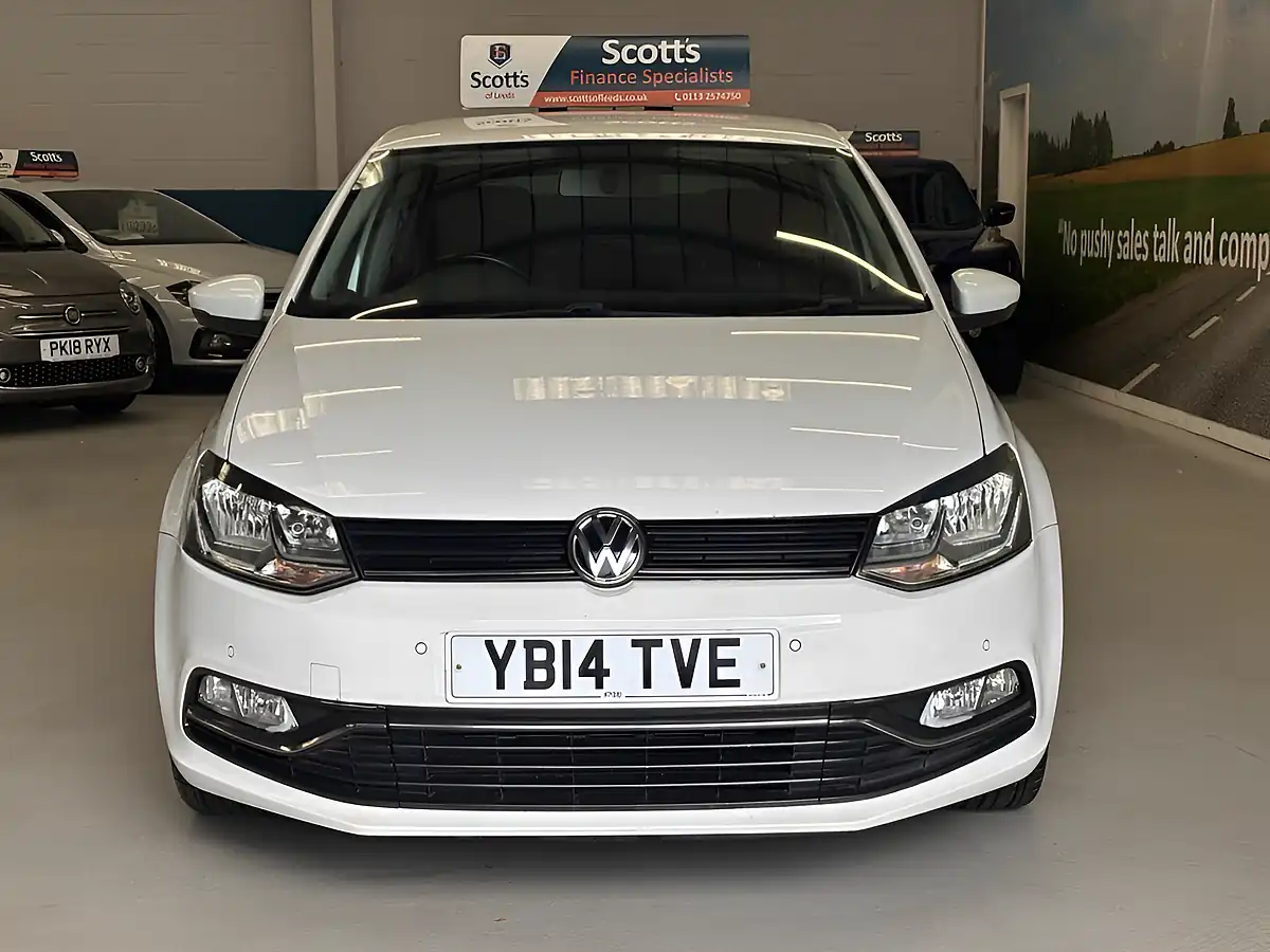 Used 2014 Volkswagen Polo Sel Bluemotion Tech White - Interior and Exterior details 2