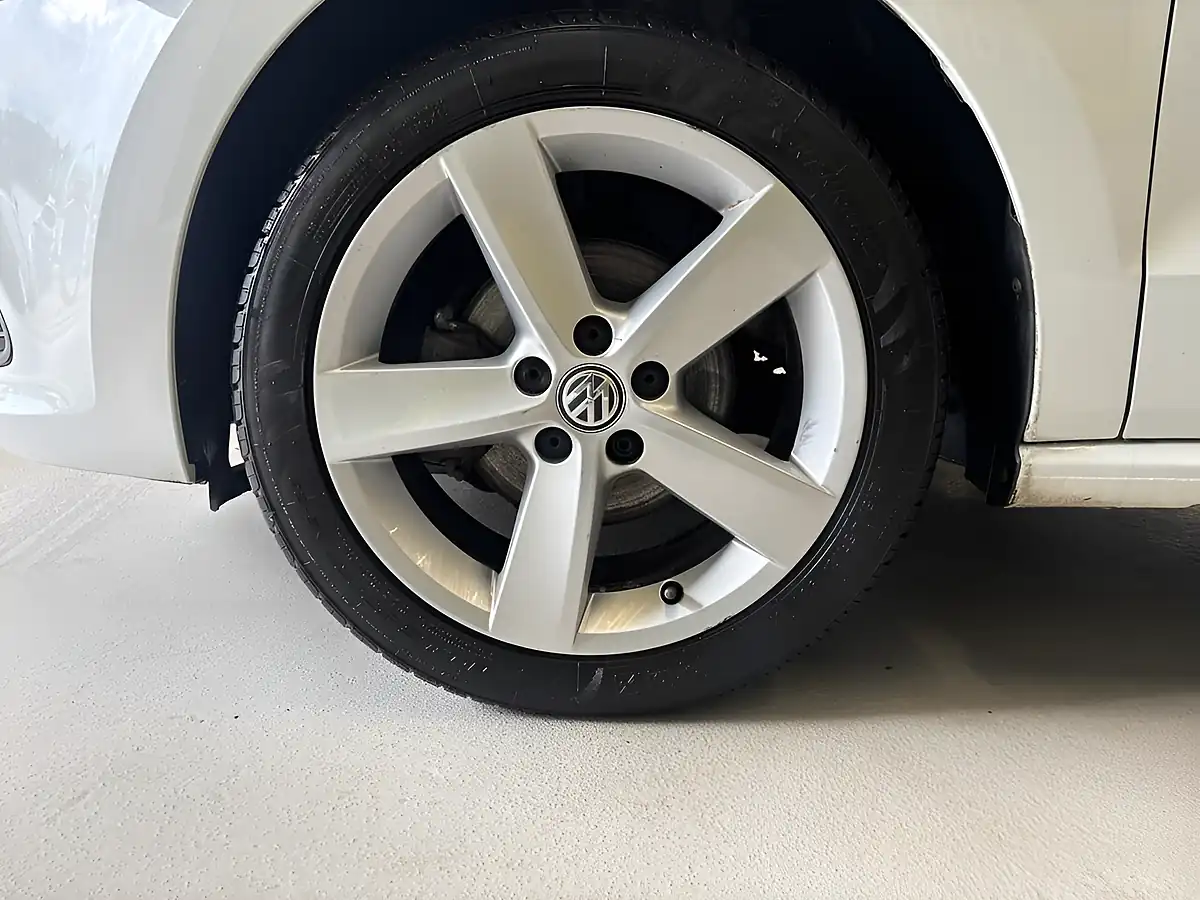 Used 2014 Volkswagen Polo Sel Bluemotion Tech White - Interior and Exterior details 9