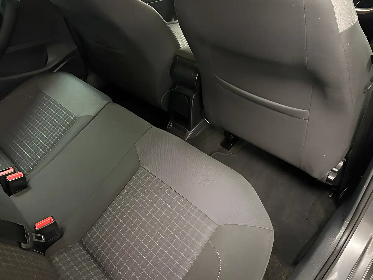 Used 2014 Volkswagen Polo Sel Grey - Interior and Exterior details 12
