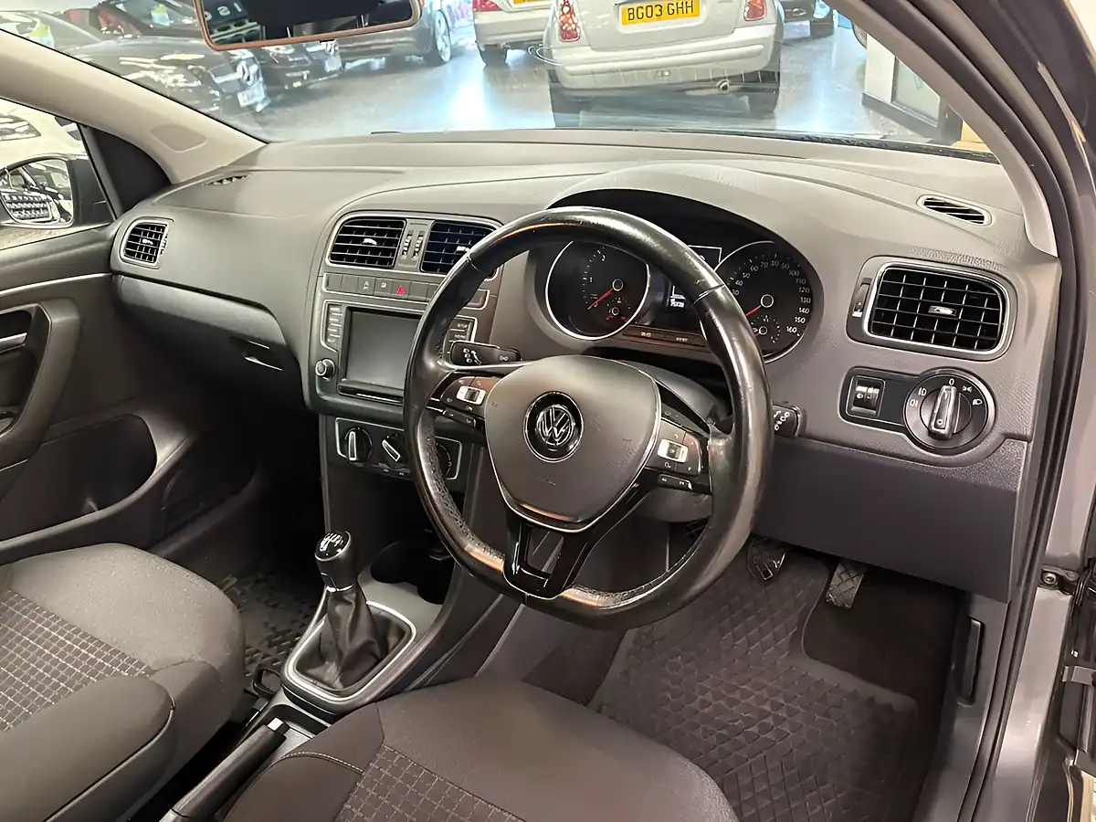 Used 2014 Volkswagen Polo Sel Grey - Interior and Exterior details 2