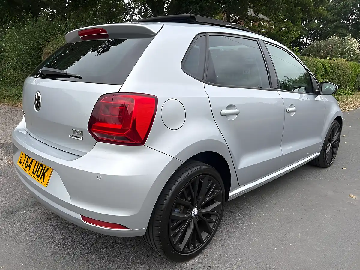 Used 2014 Volkswagen Polo Sel Silver - Interior and Exterior details 10