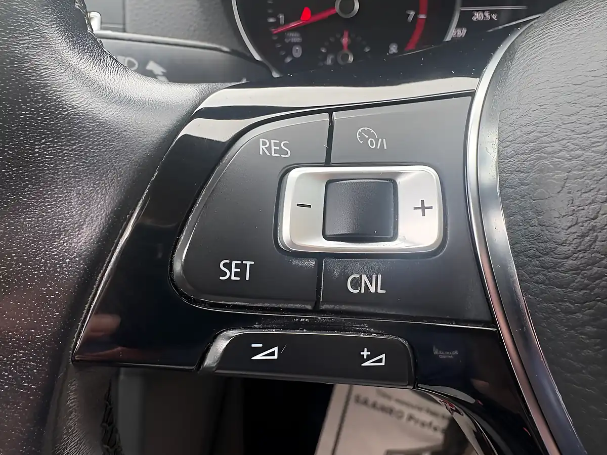 Used 2014 Volkswagen Polo Sel Silver - Interior and Exterior details 19
