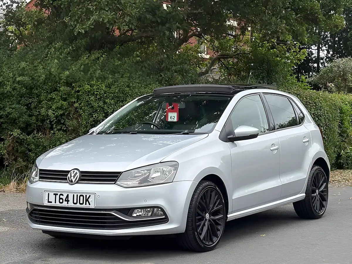 Used 2014 Volkswagen Polo Sel Silver - Interior and Exterior details 3
