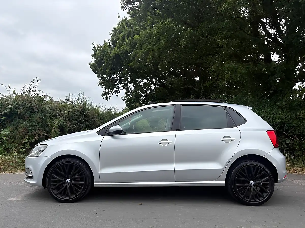 Used 2014 Volkswagen Polo Sel Silver - Interior and Exterior details 4
