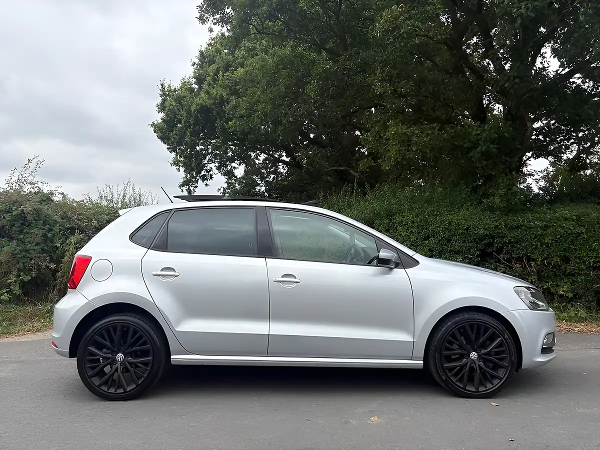 Used 2014 Volkswagen Polo Sel Silver - Interior and Exterior details 5