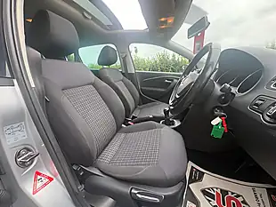 Used 2014 Volkswagen Polo Sel Silver - Interior and Exterior details 9