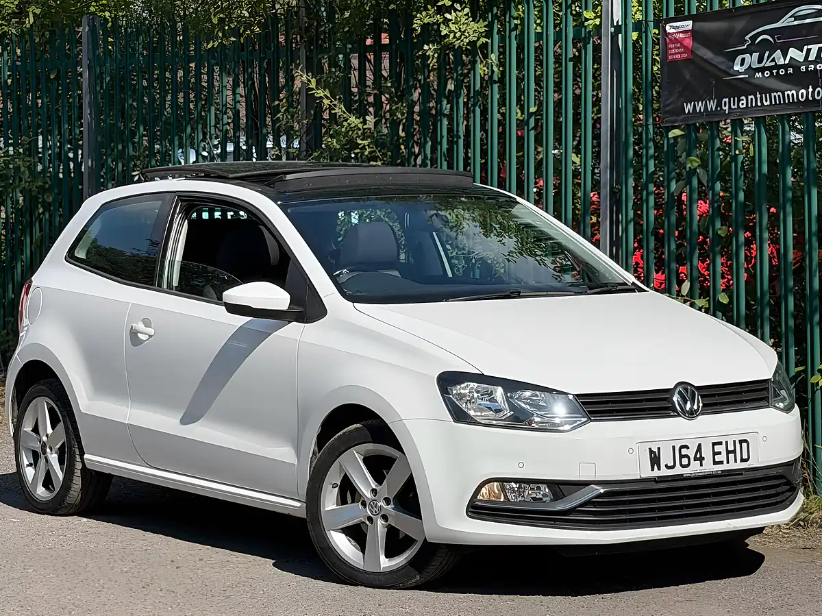 Used 2014 Volkswagen Polo Sel White - Front View