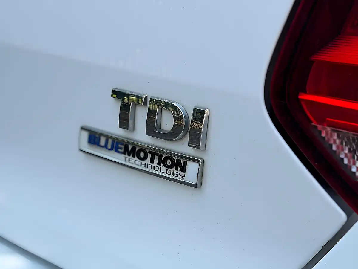 Used 2014 Volkswagen Polo Sel White - Interior and Exterior details 10