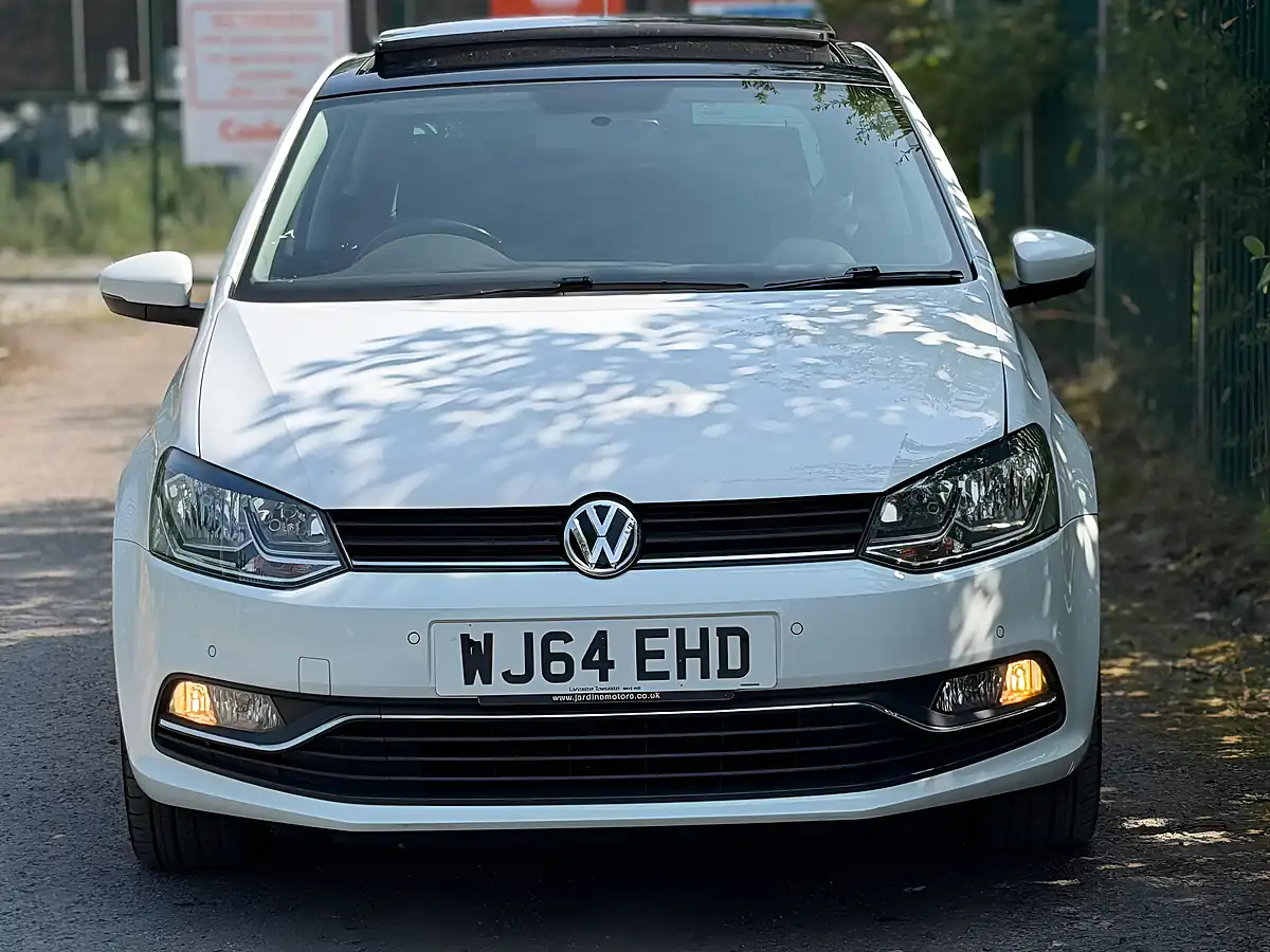 Used 2014 Volkswagen Polo Sel White - Interior and Exterior details 5