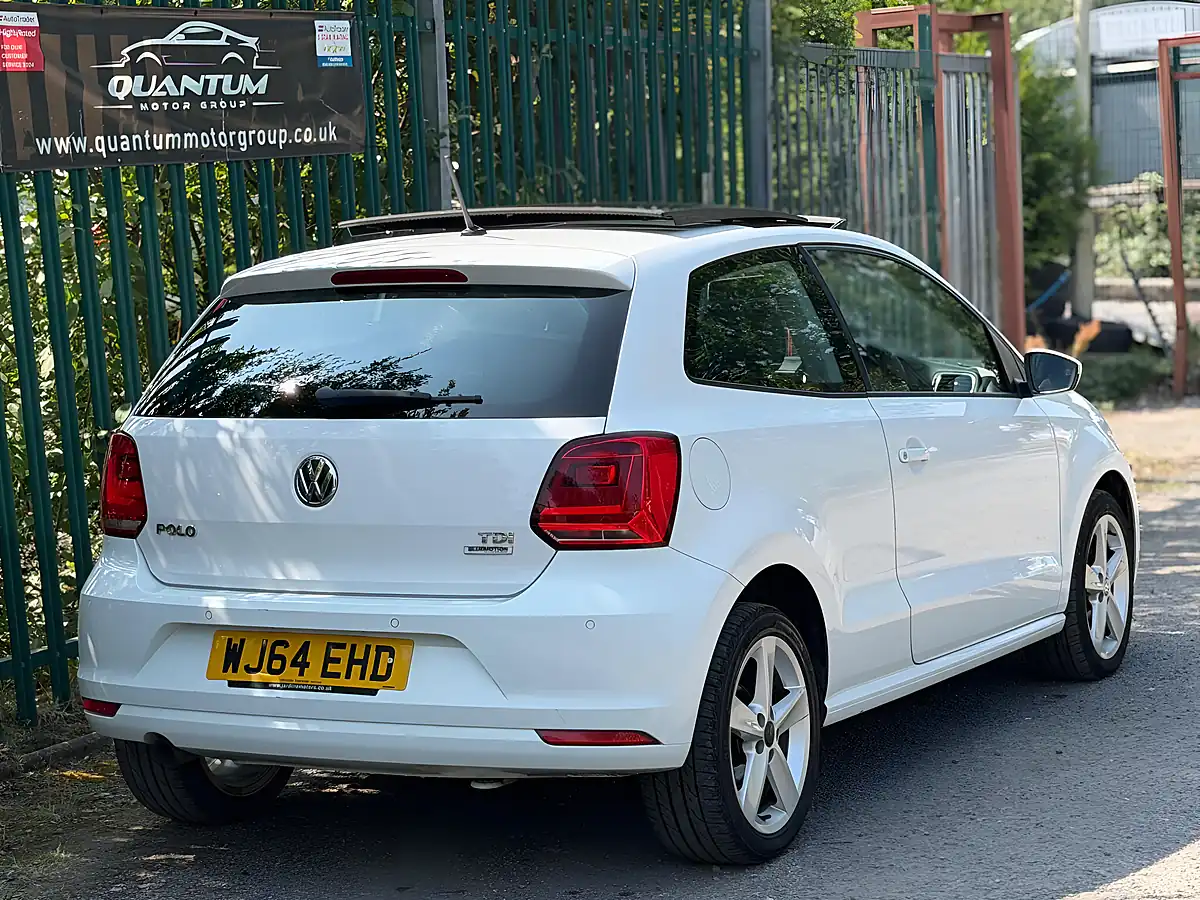 Used 2014 Volkswagen Polo Sel White - Interior and Exterior details 8