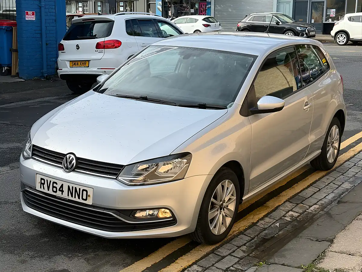 Used 2014 Volkswagen Polo Tech Se Silver - Interior and Exterior details 7