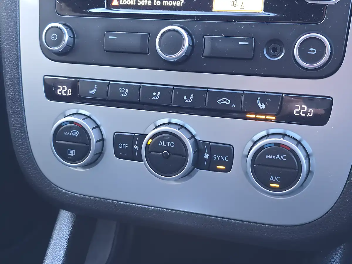 Used 2014 Volkswagen Scirocco GT White - Interior and Exterior details 11