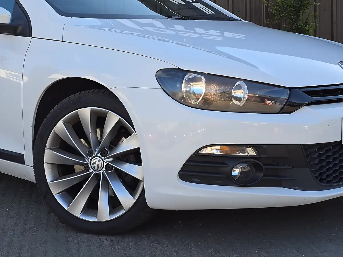 Used 2014 Volkswagen Scirocco GT White - Interior and Exterior details 2