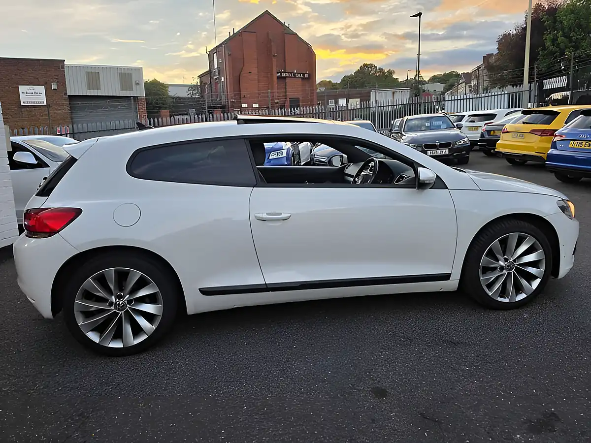 Used 2014 Volkswagen Scirocco GT White - Interior and Exterior details 14