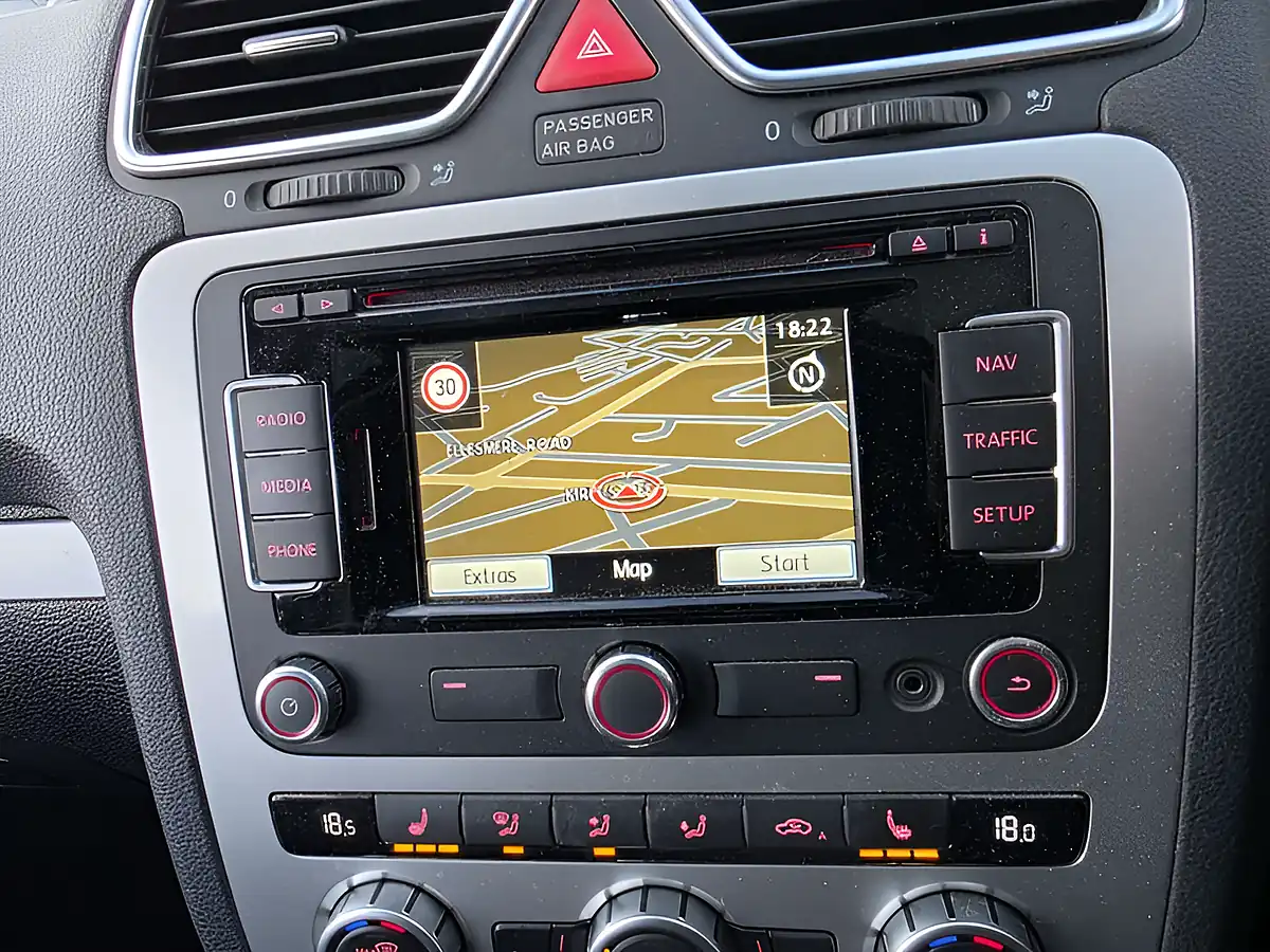 Used 2014 Volkswagen Scirocco GT White - Interior and Exterior details 16