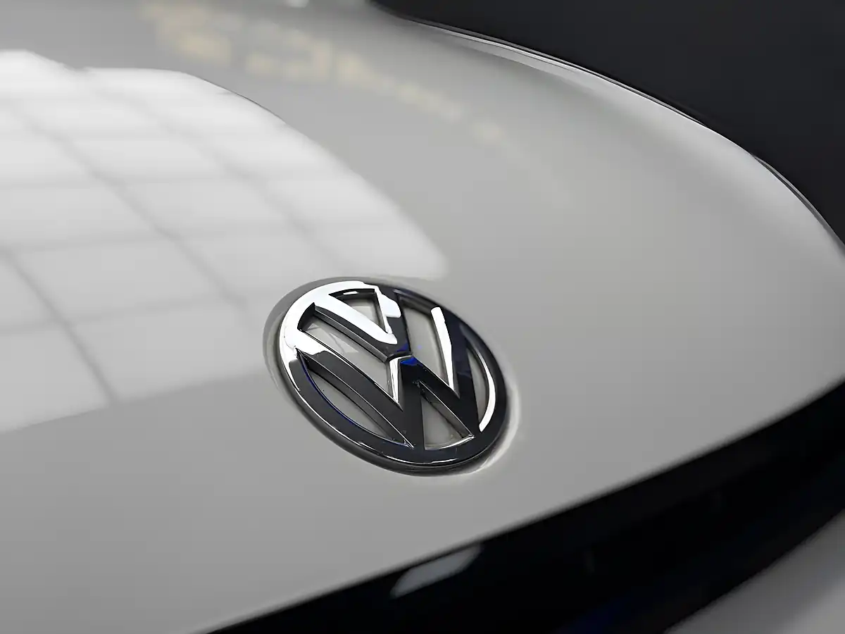 Used 2014 Volkswagen Scirocco R-Line White - Interior and Exterior details 11