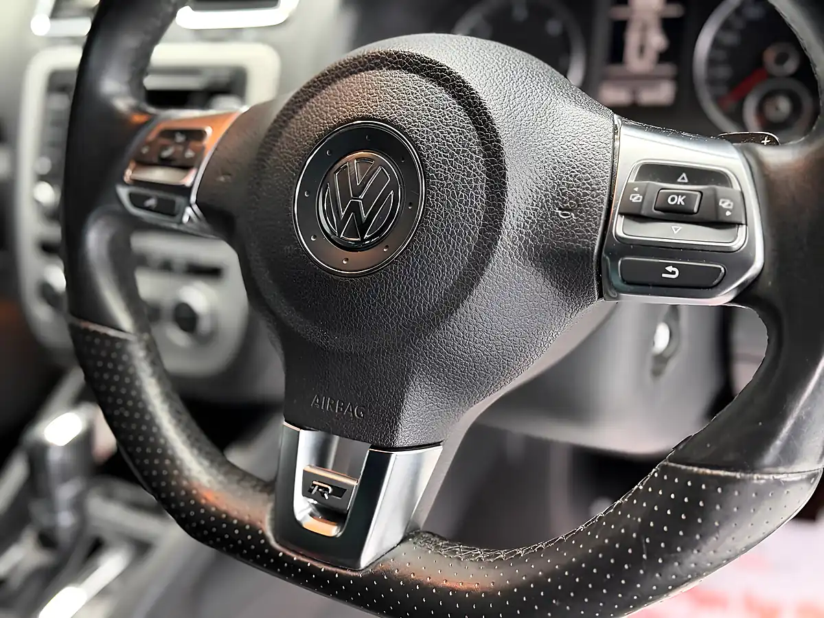 Used 2014 Volkswagen Scirocco R-Line White - Interior and Exterior details 16