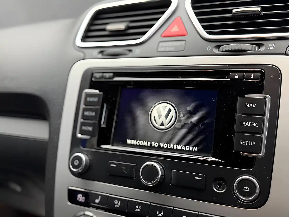 Used 2014 Volkswagen Scirocco R-Line White - Interior and Exterior details 19