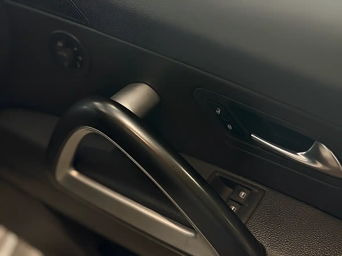 Used 2014 Volkswagen Scirocco R-Line White - Interior and Exterior details 13