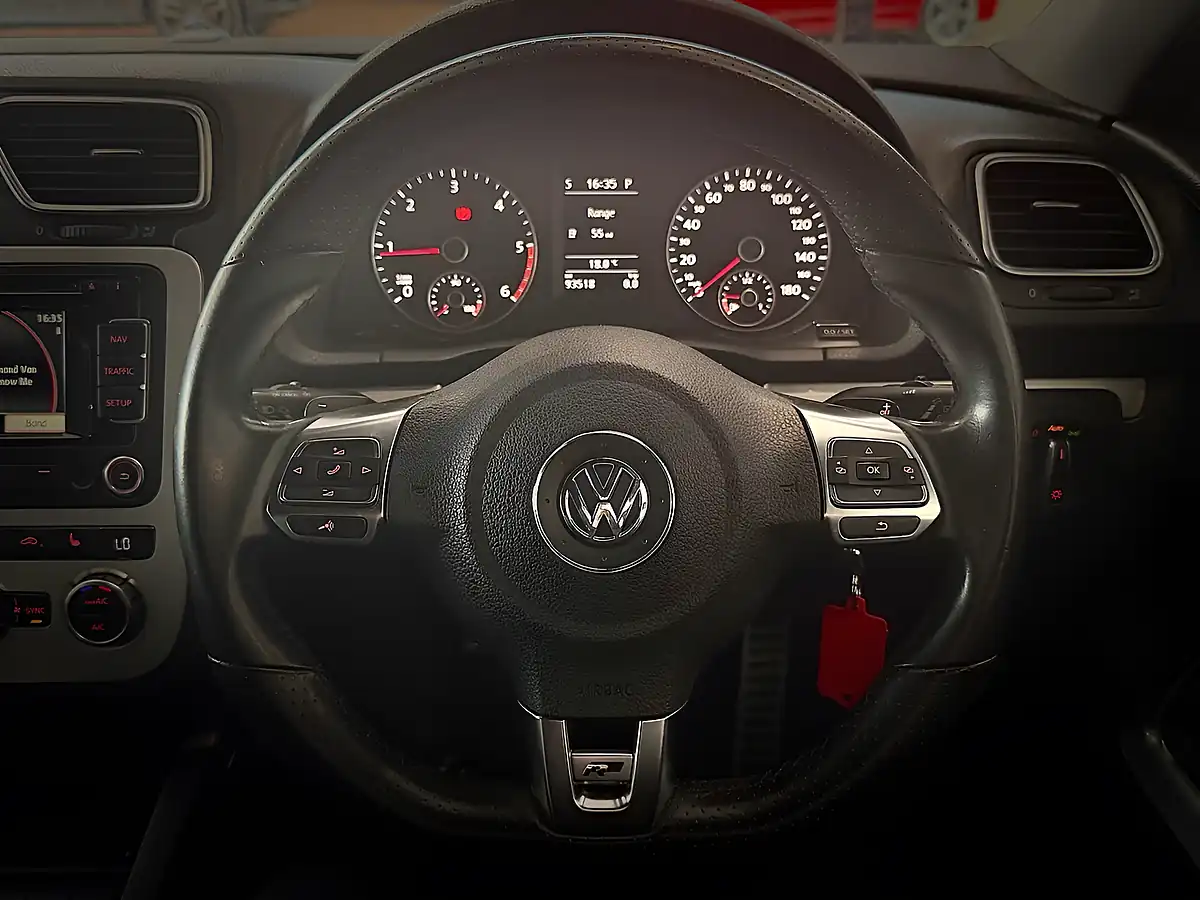 Used 2014 Volkswagen Scirocco R-Line White - Interior and Exterior details 18
