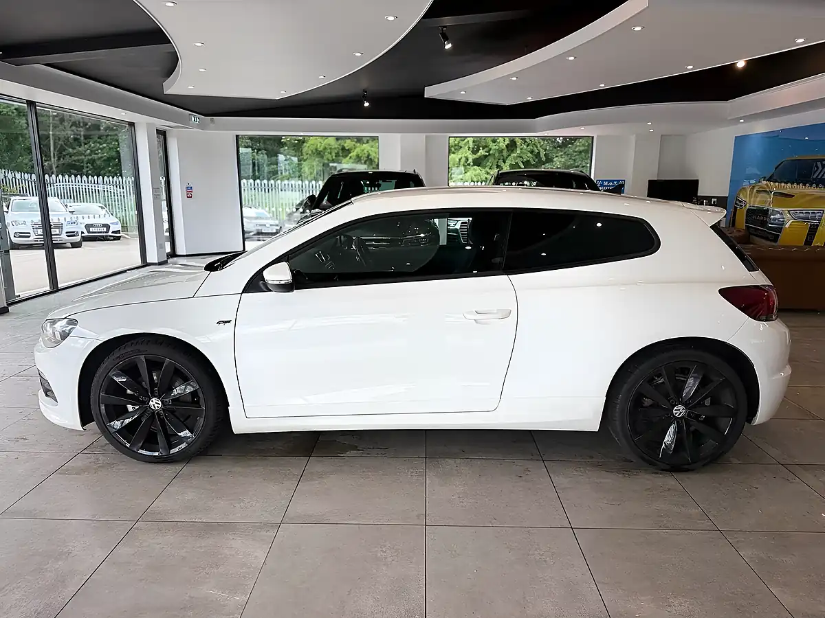 Used 2014 Volkswagen Scirocco R-Line White - Interior and Exterior details 5