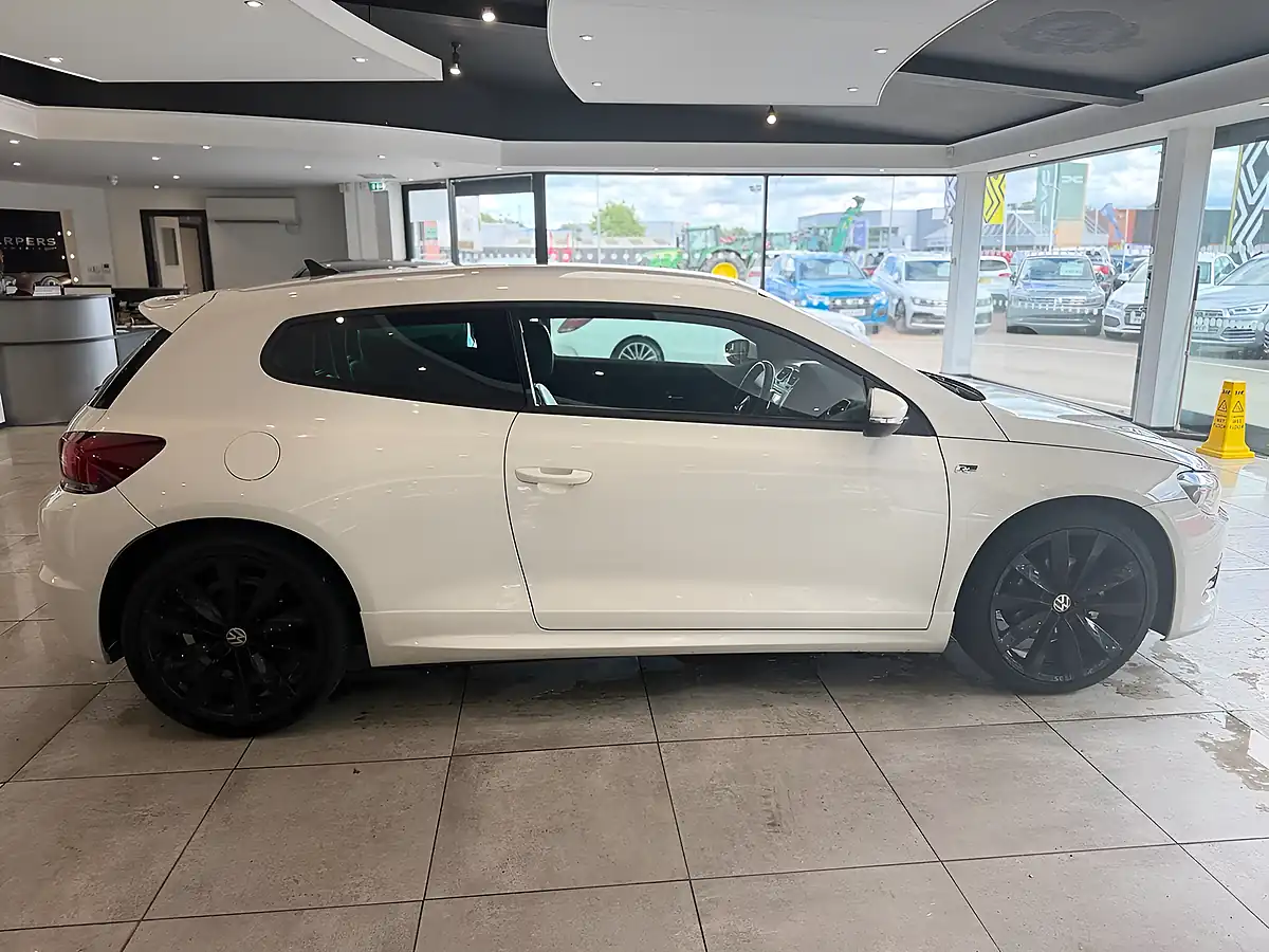 Used 2014 Volkswagen Scirocco R-Line White - Interior and Exterior details 9