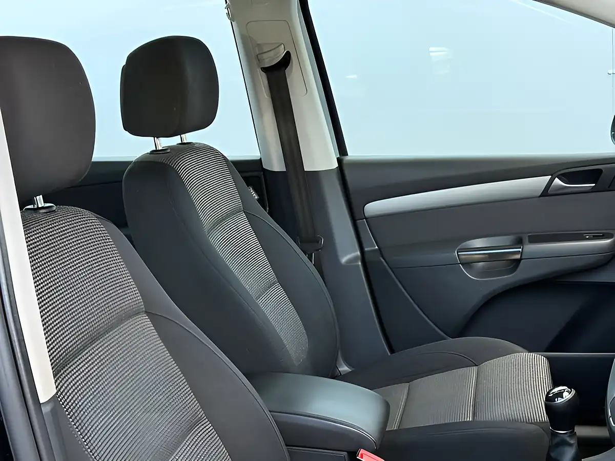 Used 2014 Volkswagen Sharan Se Bluemotion Deep Black - Interior and Exterior details 10
