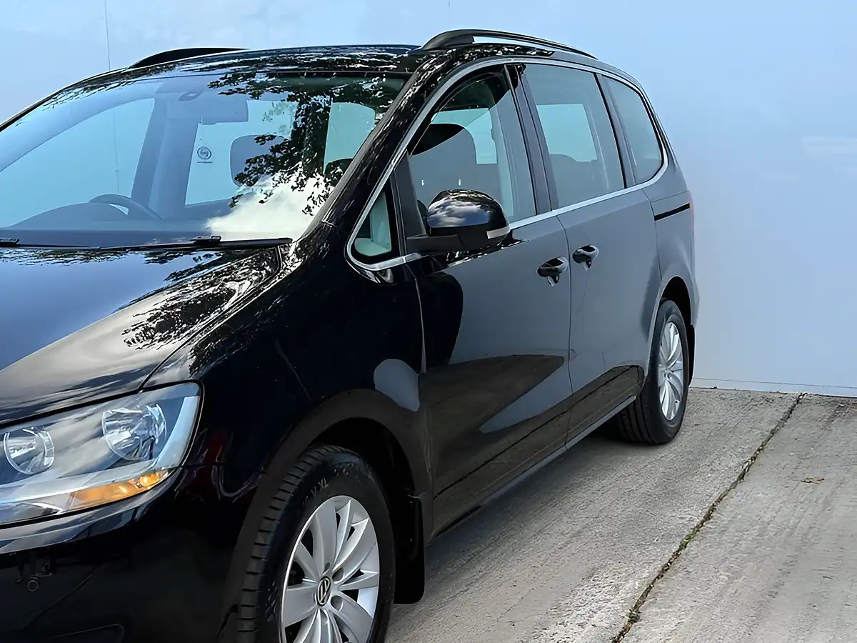 Used 2014 Volkswagen Sharan Se Bluemotion Deep Black - Interior and Exterior details 11
