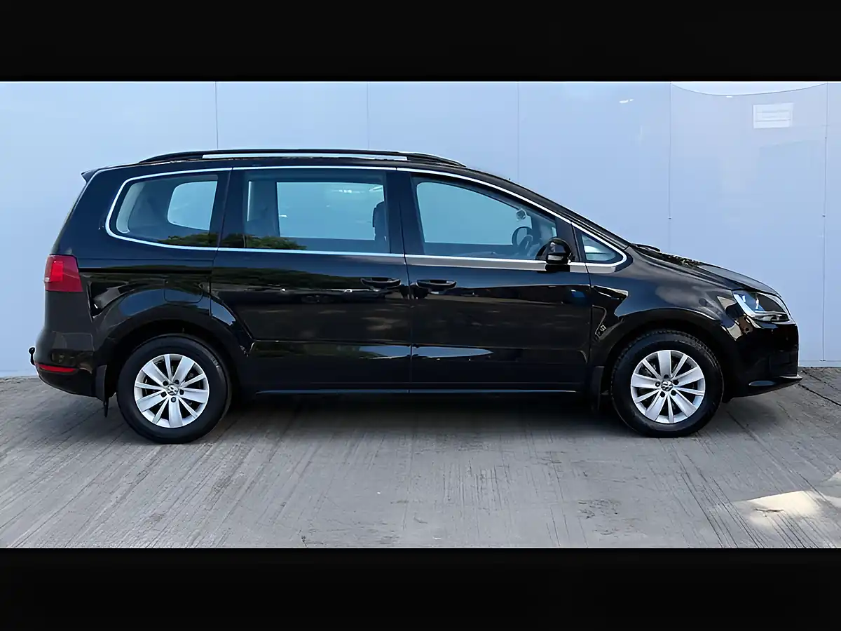 Used 2014 Volkswagen Sharan Se Bluemotion Deep Black - Interior and Exterior details 2