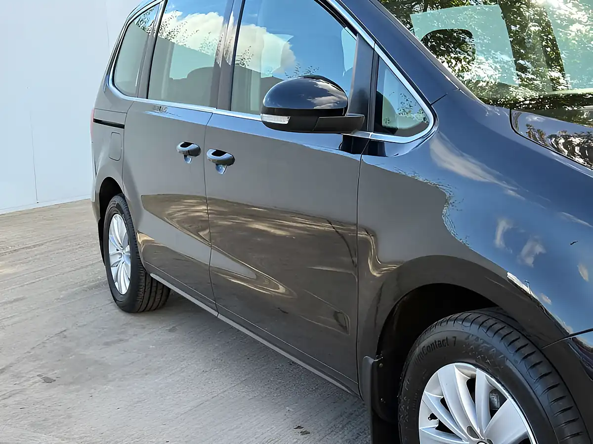 Used 2014 Volkswagen Sharan Se Bluemotion Deep Black - Interior and Exterior details 3