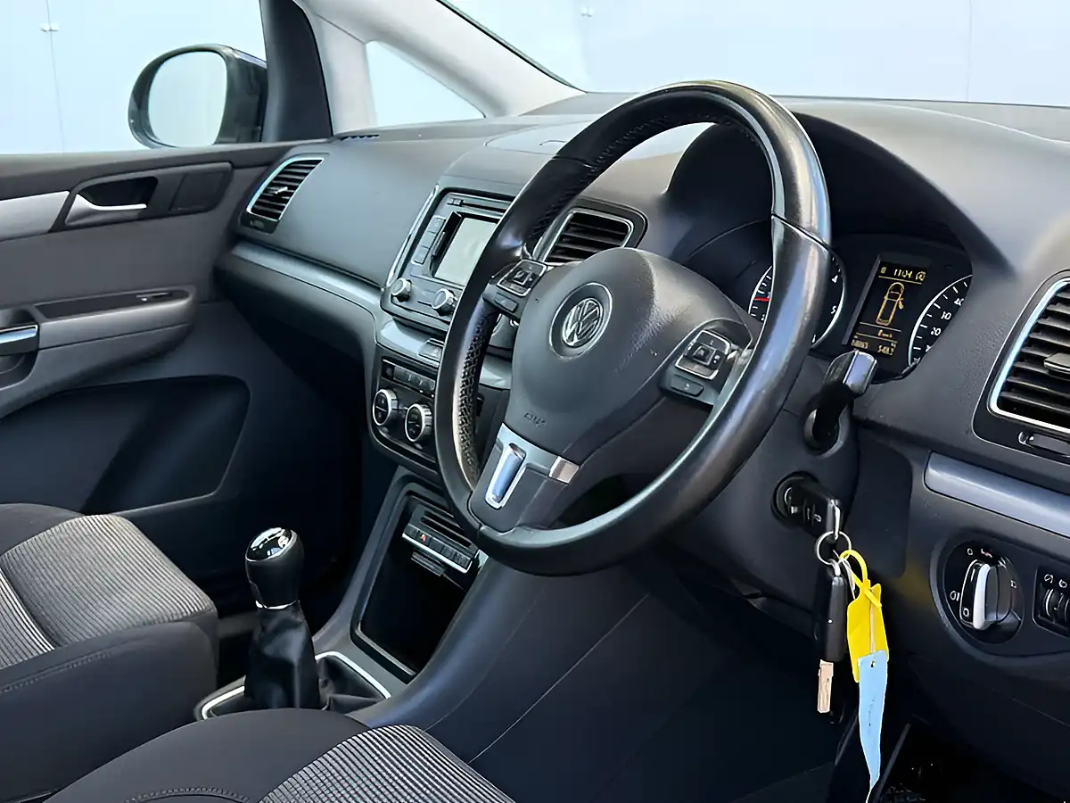 Used 2014 Volkswagen Sharan Se Bluemotion Deep Black - Interior and Exterior details 5