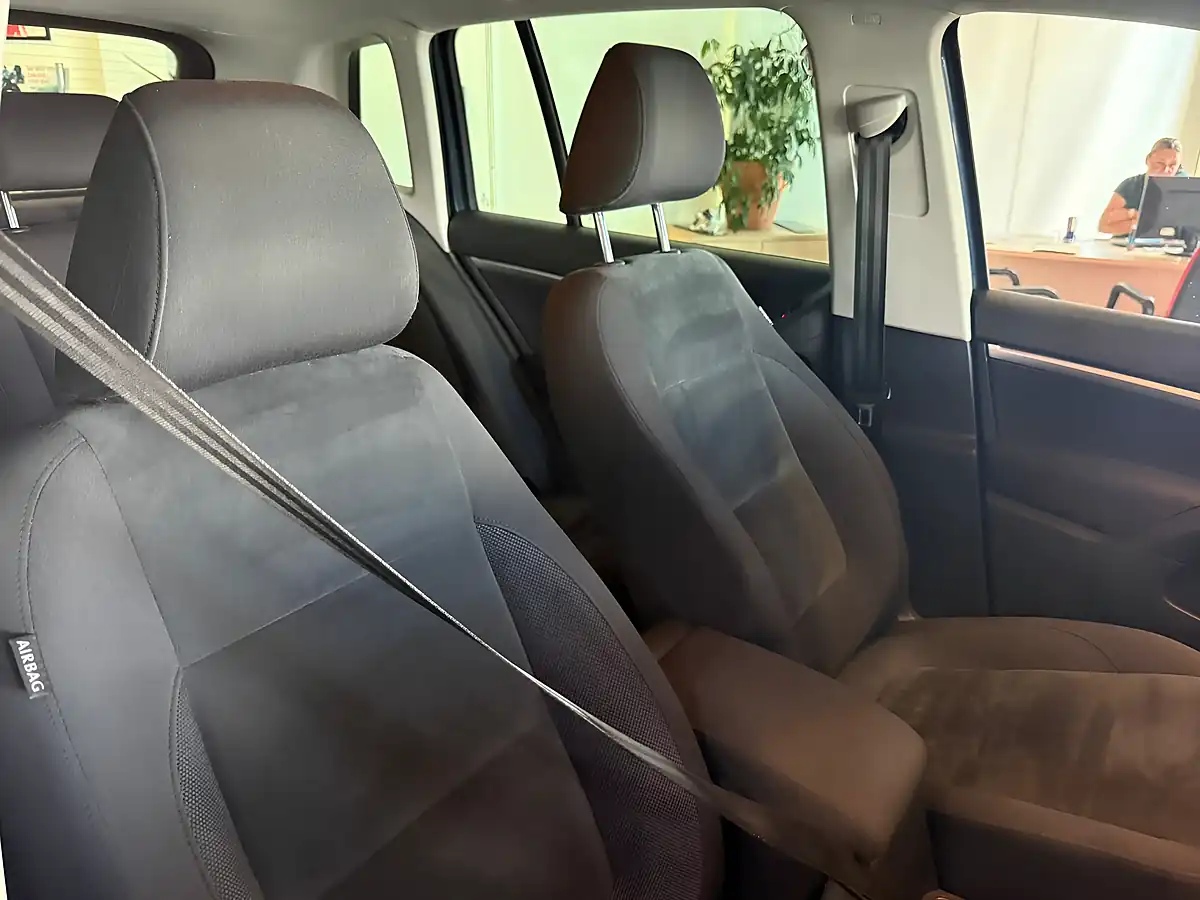 Used 2014 Volkswagen Tiguan Bluemotion Tech Match Blue - Interior and Exterior details 13