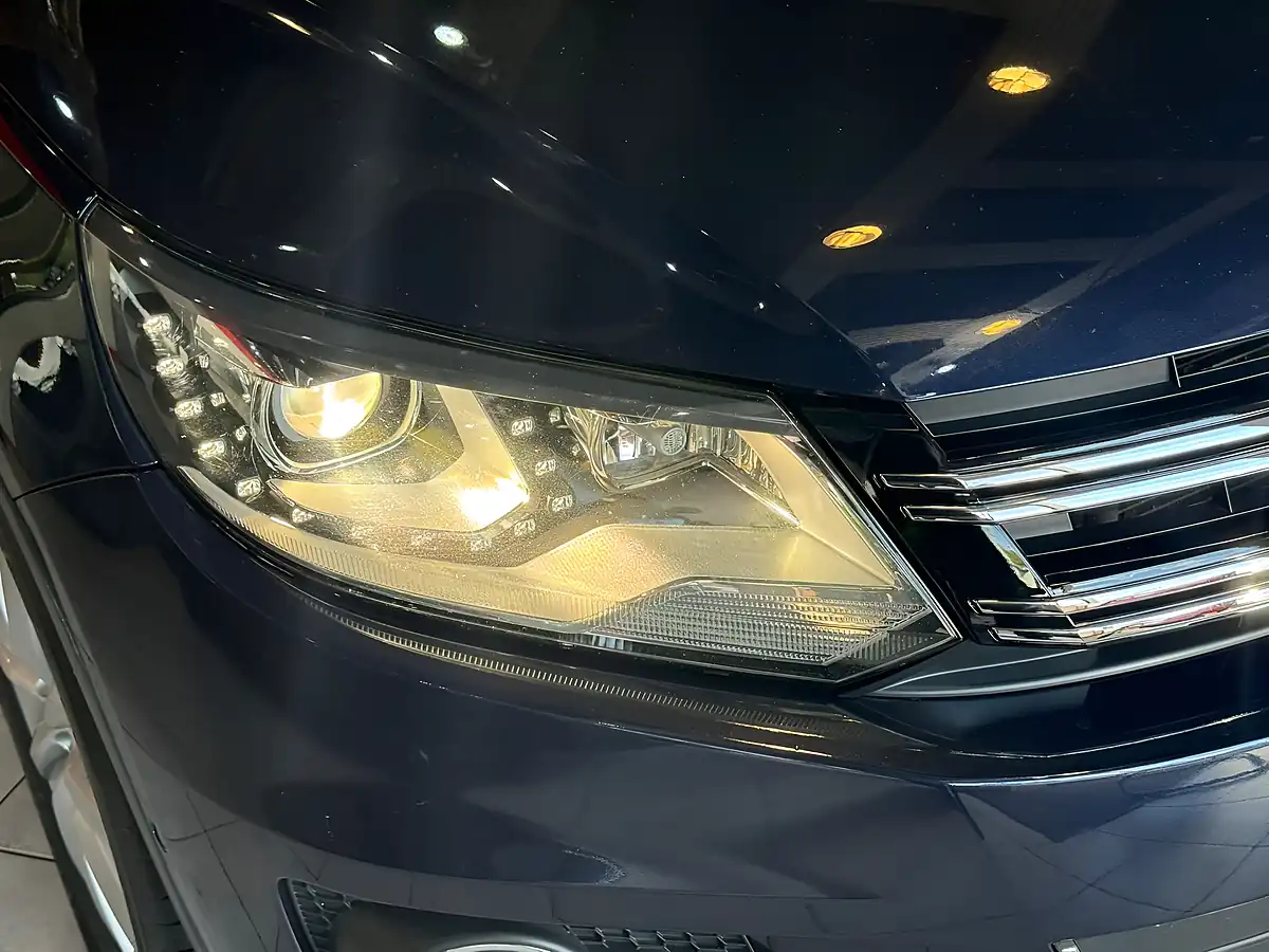 Used 2014 Volkswagen Tiguan Bluemotion Tech Match Blue - Interior and Exterior details 3