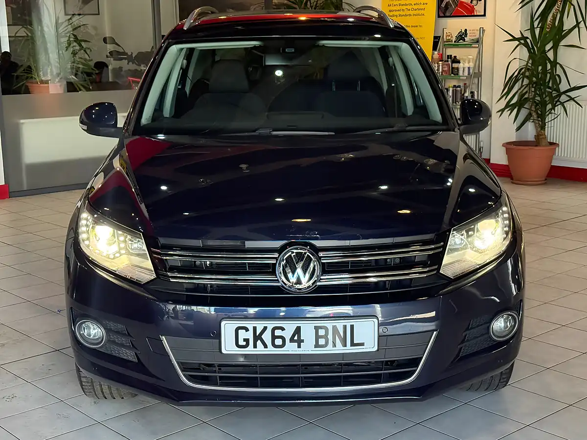 Used 2014 Volkswagen Tiguan Bluemotion Tech Match Blue - Interior and Exterior details 4