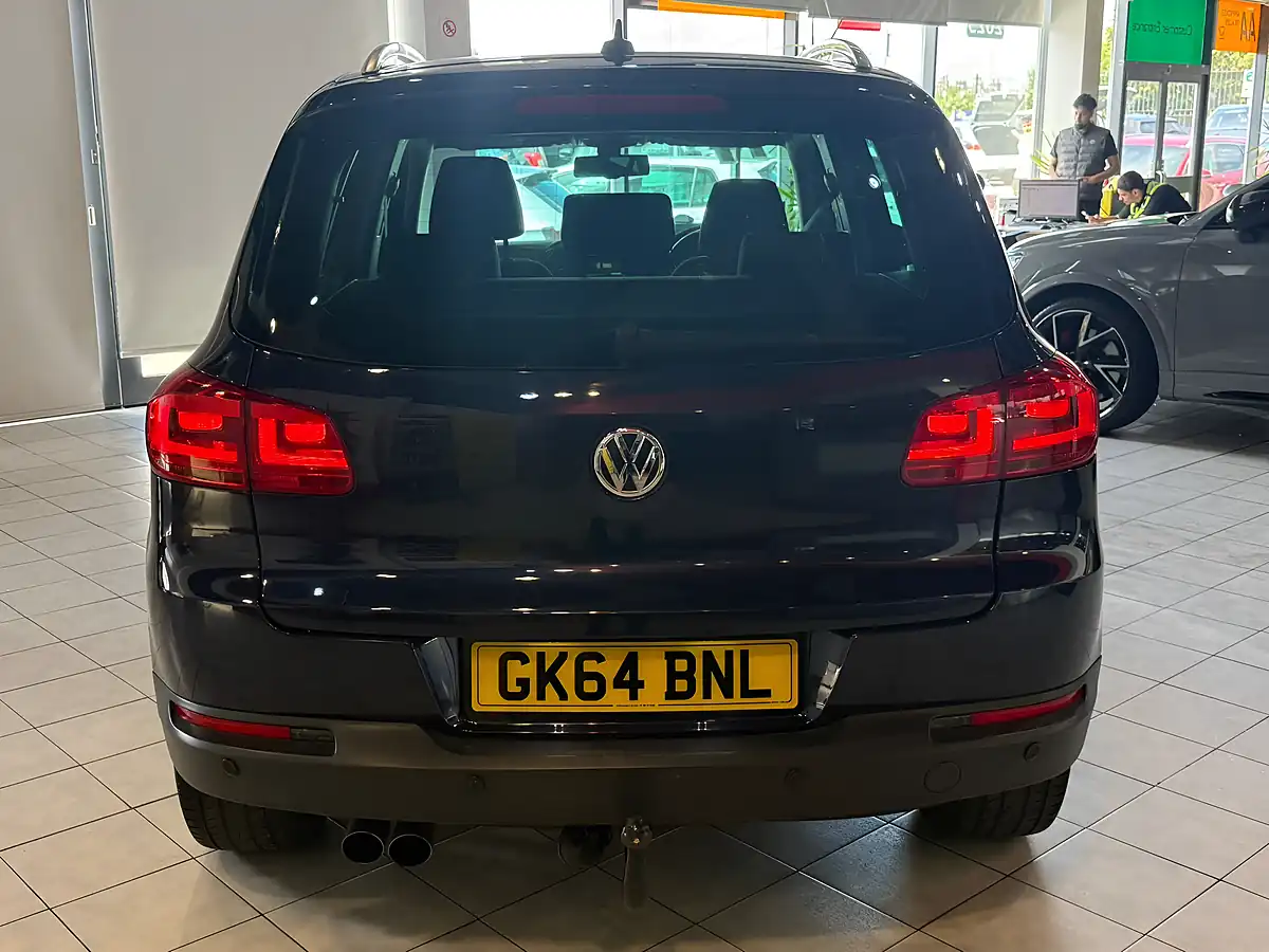 Used 2014 Volkswagen Tiguan Bluemotion Tech Match Blue - Interior and Exterior details 8