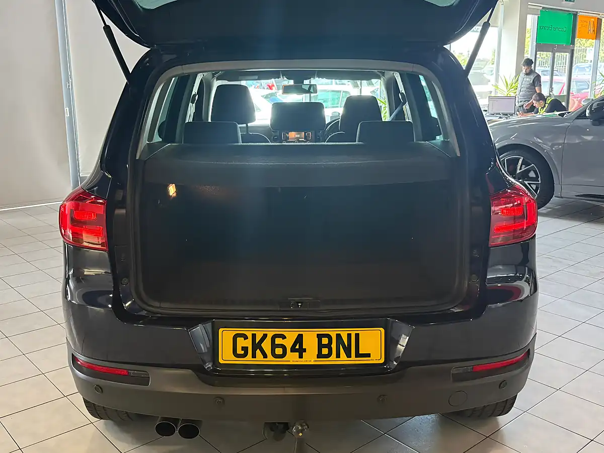 Used 2014 Volkswagen Tiguan Bluemotion Tech Match Blue - Interior and Exterior details 9