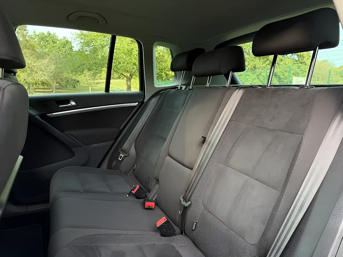 Used 2014 Volkswagen Tiguan Bluemotion Tech Match Blue - Interior and Exterior details 13