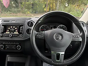 Used 2014 Volkswagen Tiguan Bluemotion Tech Match Blue - Interior and Exterior details 14