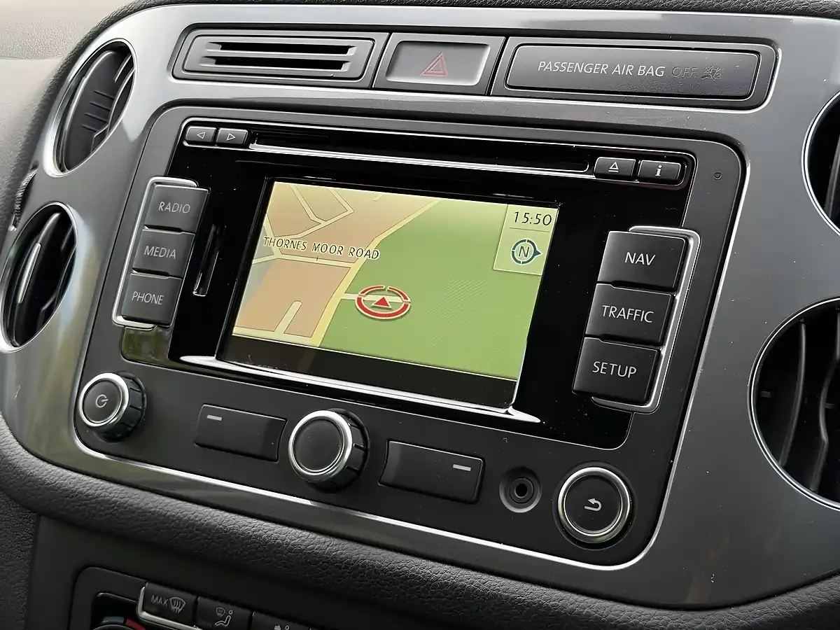 Used 2014 Volkswagen Tiguan Bluemotion Tech Match Blue - Interior and Exterior details 15