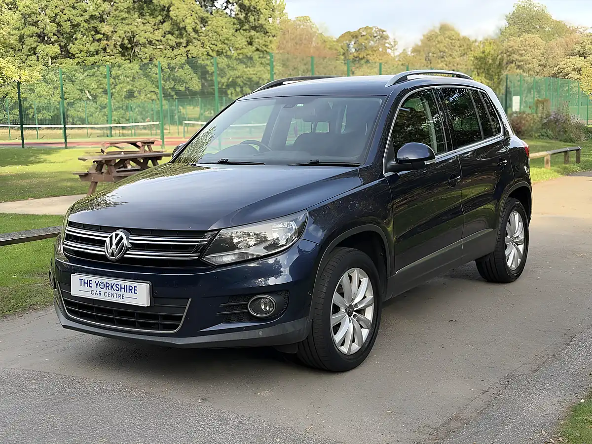 Used 2014 Volkswagen Tiguan Bluemotion Tech Match Blue - Interior and Exterior details 3