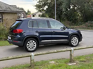 Used 2014 Volkswagen Tiguan Bluemotion Tech Match Blue - Interior and Exterior details 9