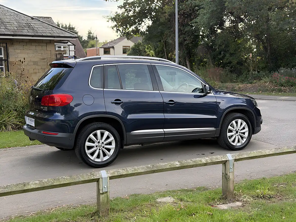 Used 2014 Volkswagen Tiguan Bluemotion Tech Match Blue - Interior and Exterior details 9